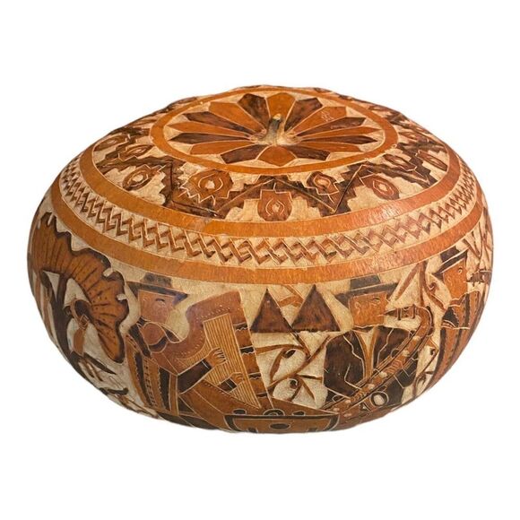 Vintage Peruvian Storyteller Detailed Hand Carved Gourd 6”Peru Folk Art - Picture 1 of 11